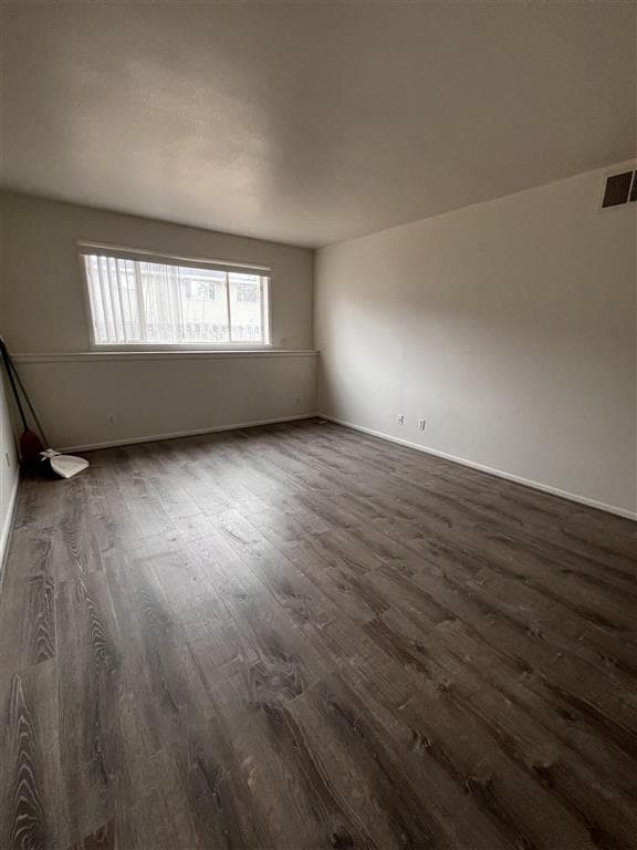 1008 Glade Ct — photo 5 of 7