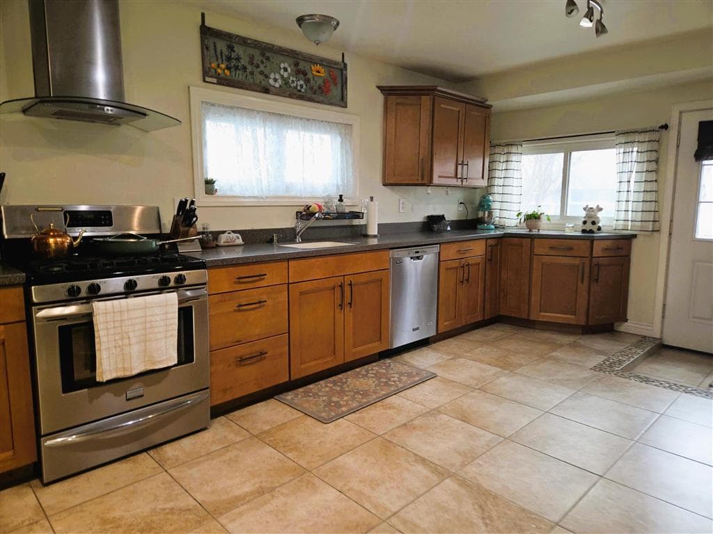 706 S 11th St — photo 2 of 23