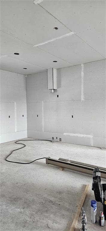 2719 Skyview Ln — photo 2 of 5