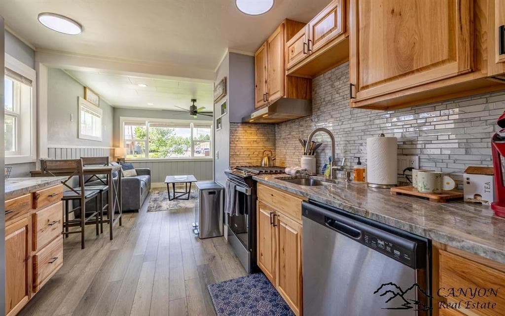 1815 Stampede Ave — photo 12 of 24