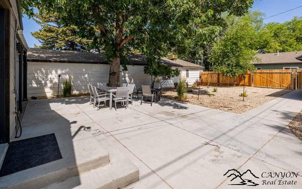 1815 Stampede Ave — photo 21 of 24