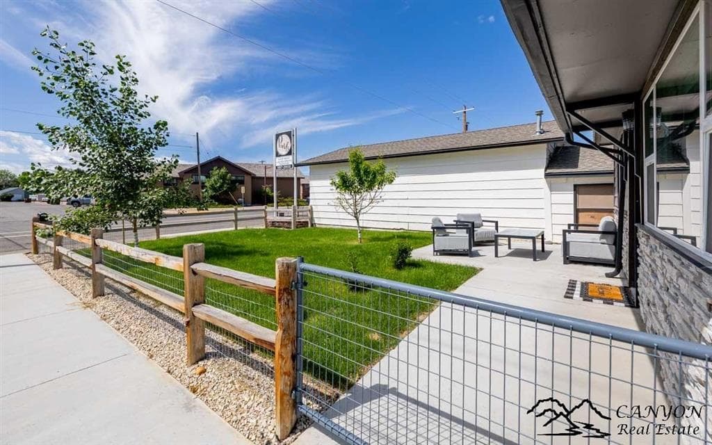 1815 Stampede Ave — photo 23 of 24