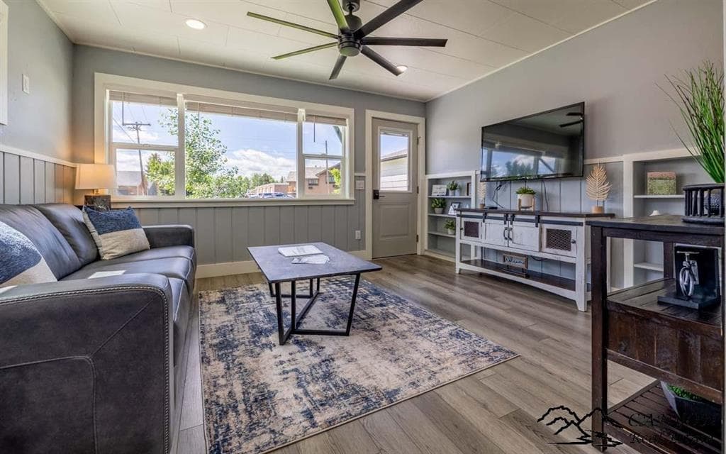 1815 Stampede Ave — photo 5 of 24