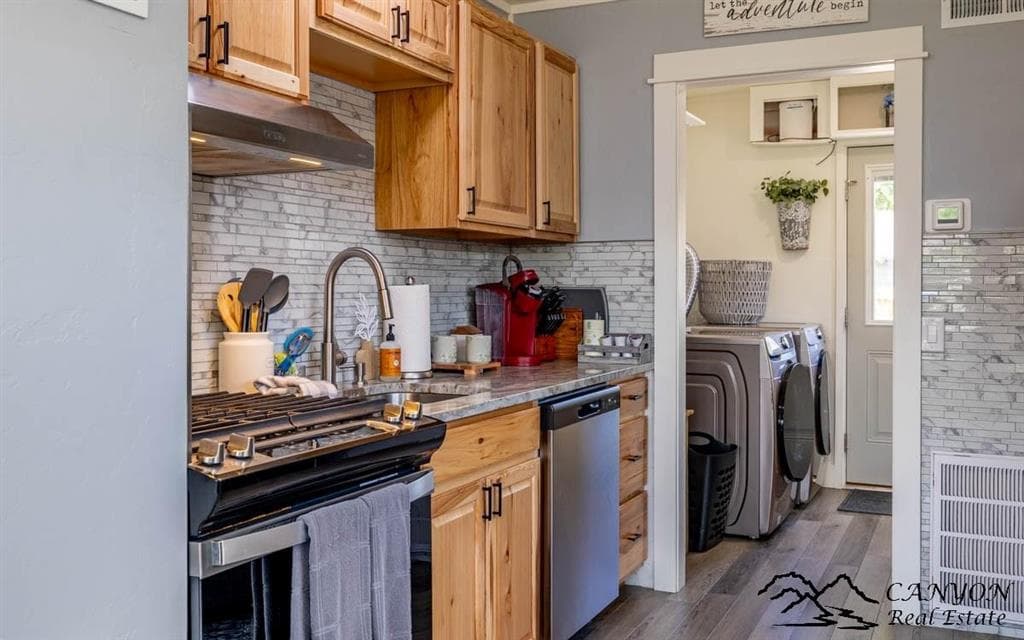 1815 Stampede Ave — photo 10 of 24