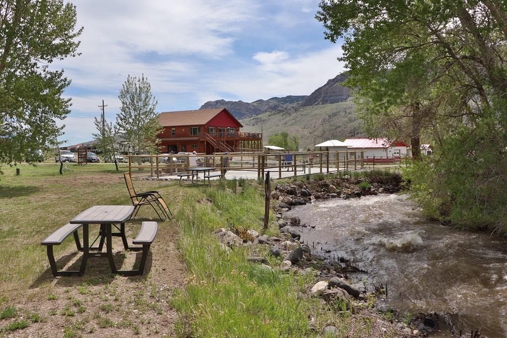 1 Streamside Dr — photo 8 of 25