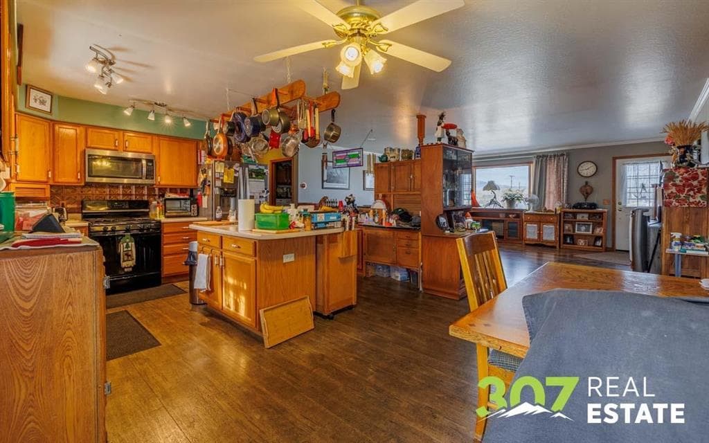 2720 D Avenue — photo 24 of 25