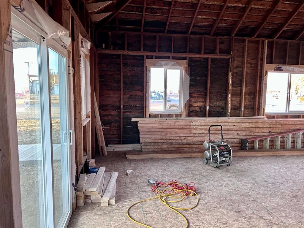 302 3rd St S — photo 14 of 21