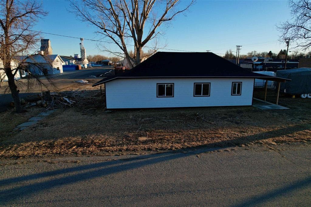 302 3rd St S — photo 19 of 21