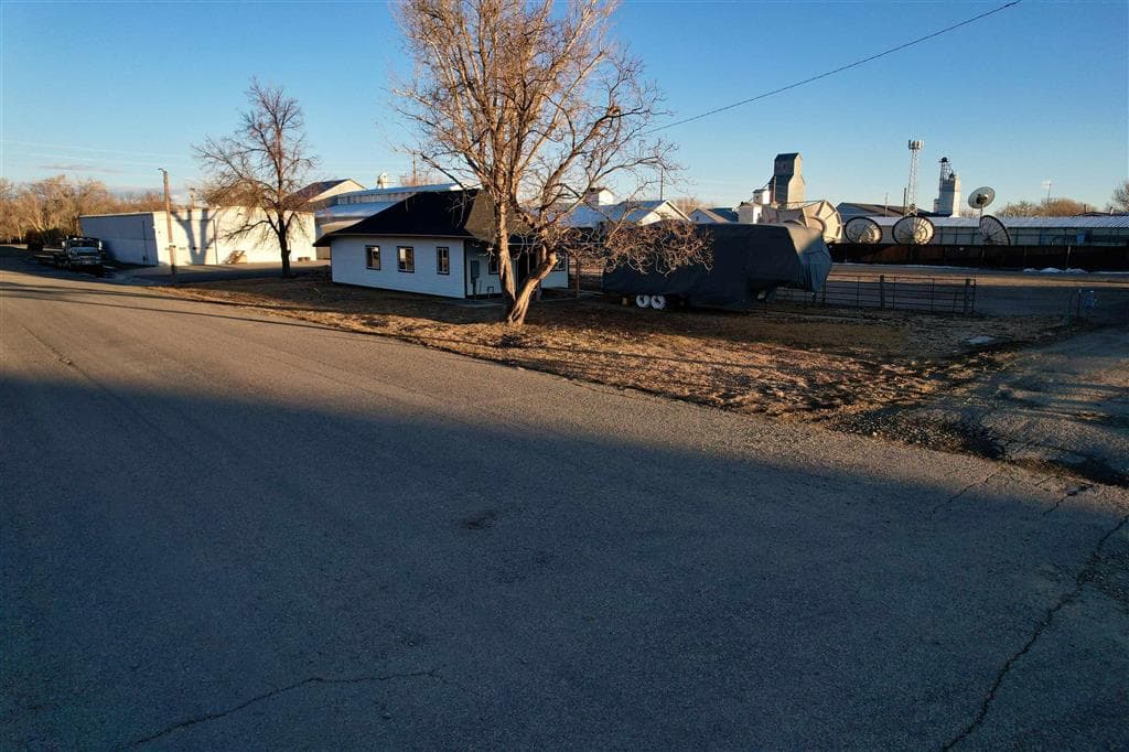 302 3rd St S — photo 20 of 21