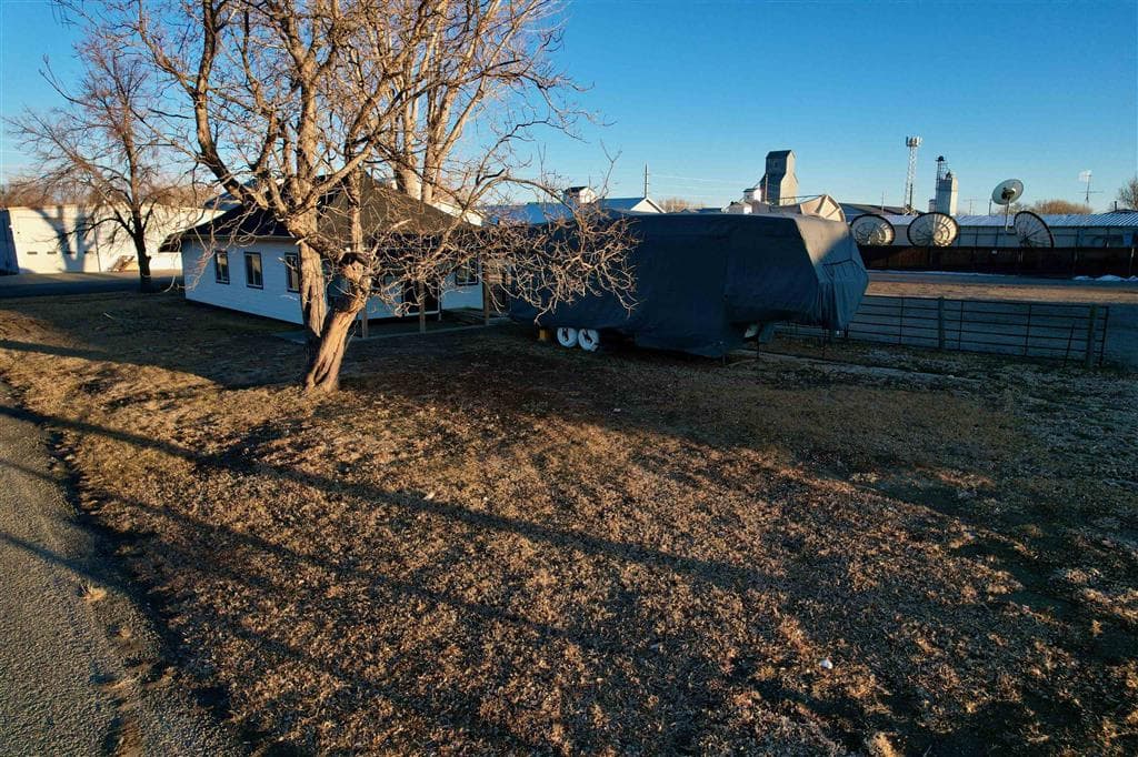 302 3rd St S — photo 21 of 21