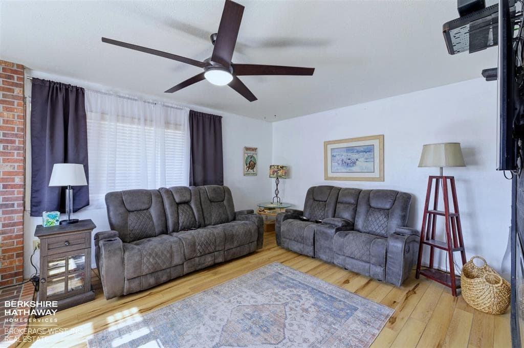 1061 Lane 11 1/2 — photo 6 of 25