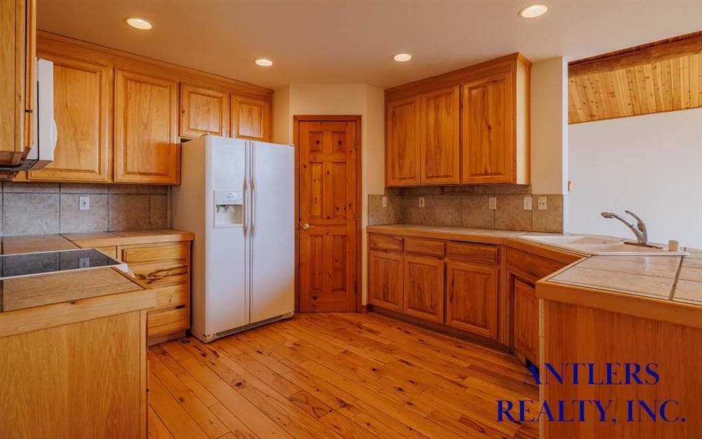 139 S Chugwater Dr — photo 12 of 25