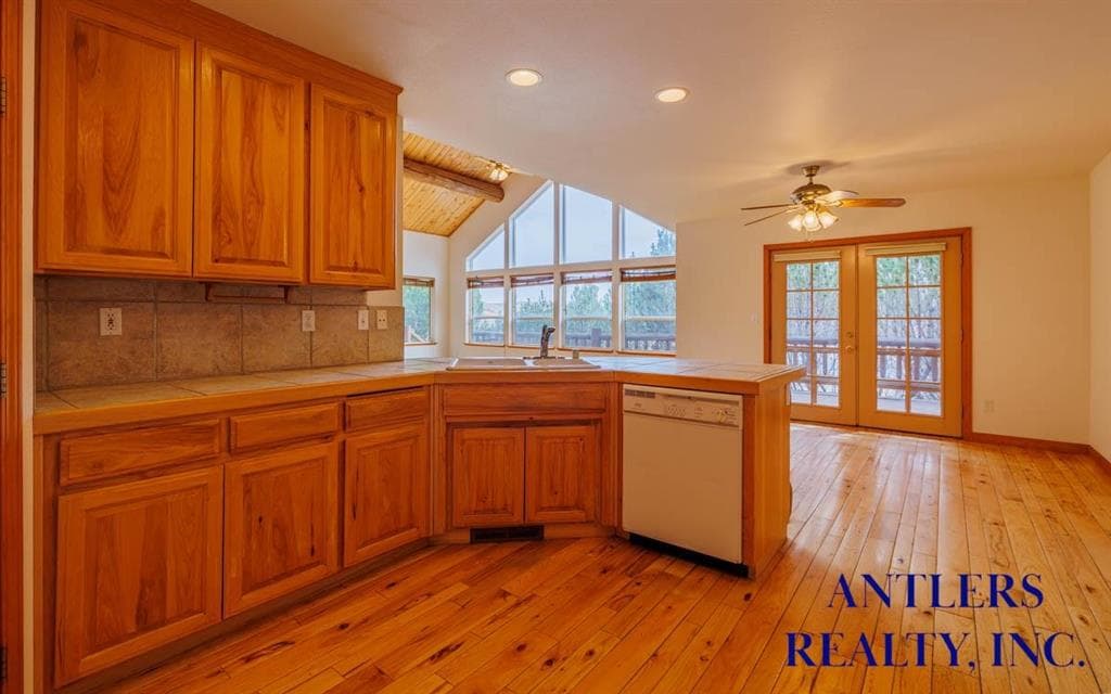 139 S Chugwater Dr — photo 15 of 25