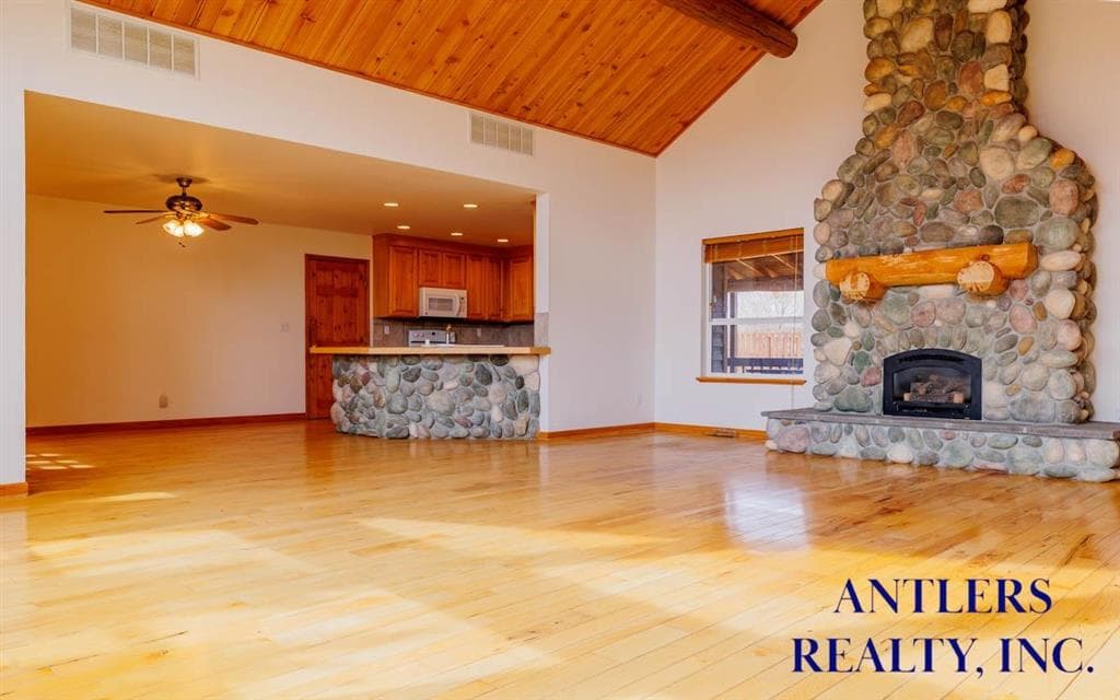 139 S Chugwater Dr — photo 8 of 25