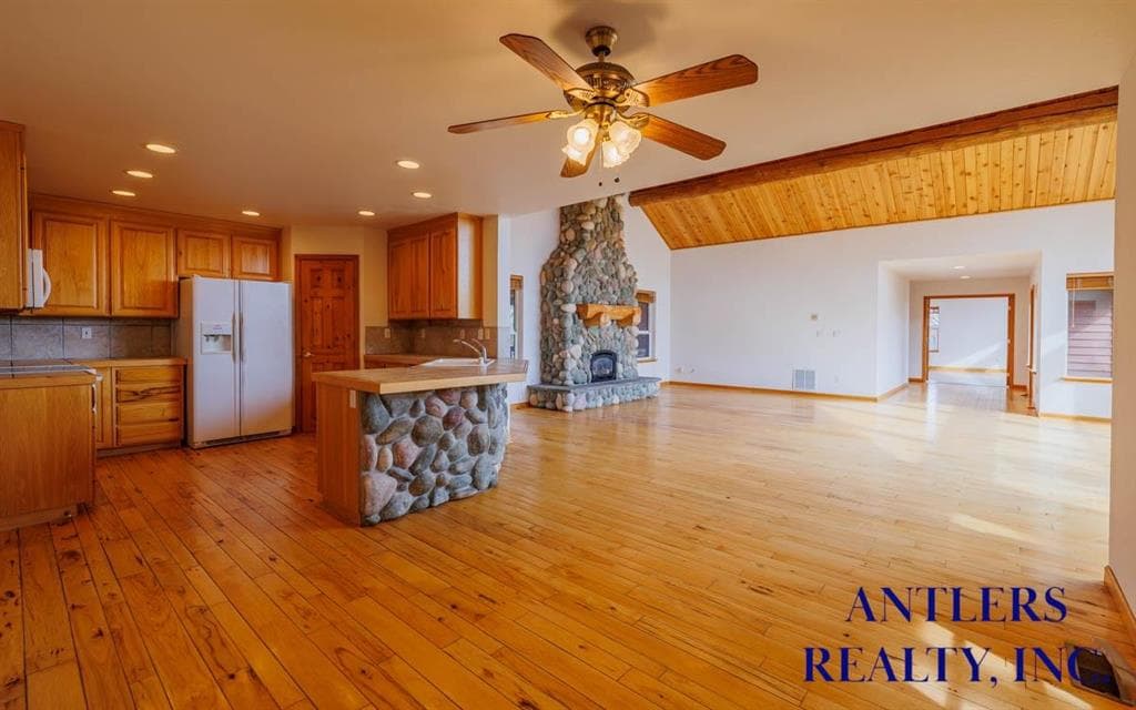 139 S Chugwater Dr — photo 10 of 25