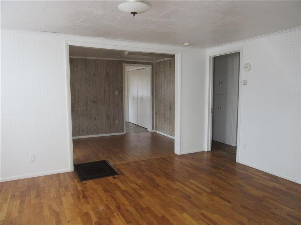 2120 Gail Ln — photo 5 of 25