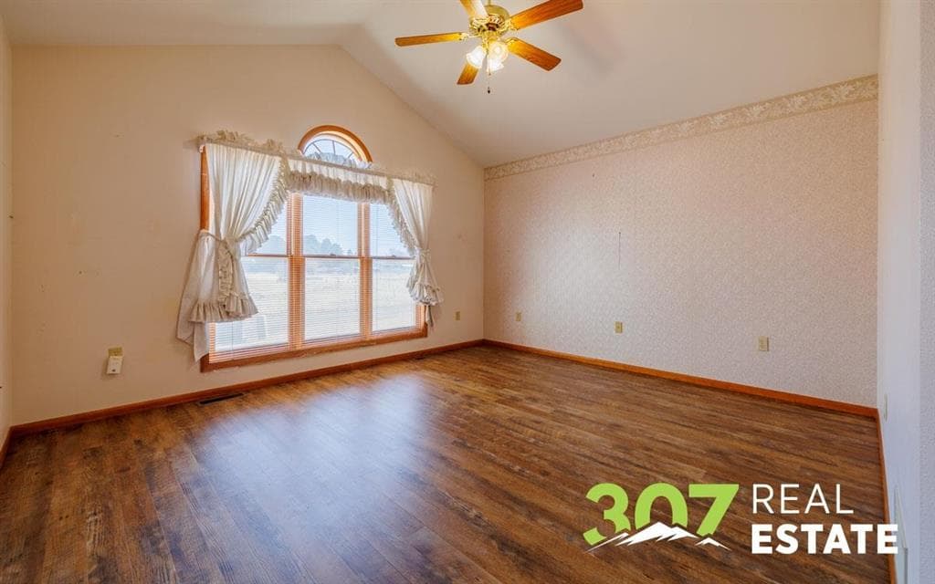 2381 Larkspur Ct — photo 12 of 25