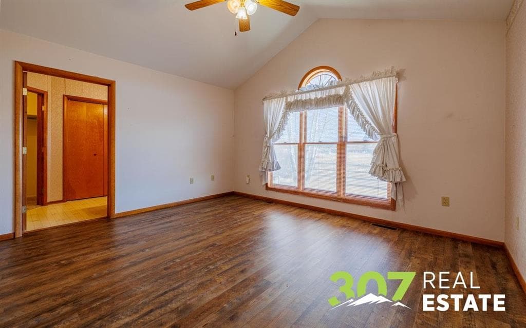 2381 Larkspur Ct — photo 13 of 25