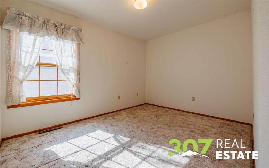 2381 Larkspur Ct — photo 17 of 25