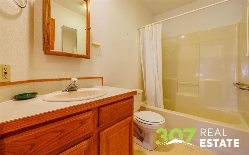 2381 Larkspur Ct — photo 19 of 25