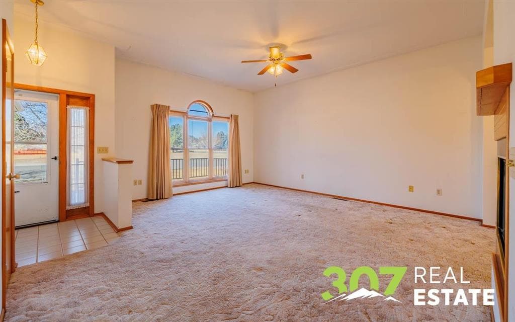 2381 Larkspur Ct — photo 4 of 25