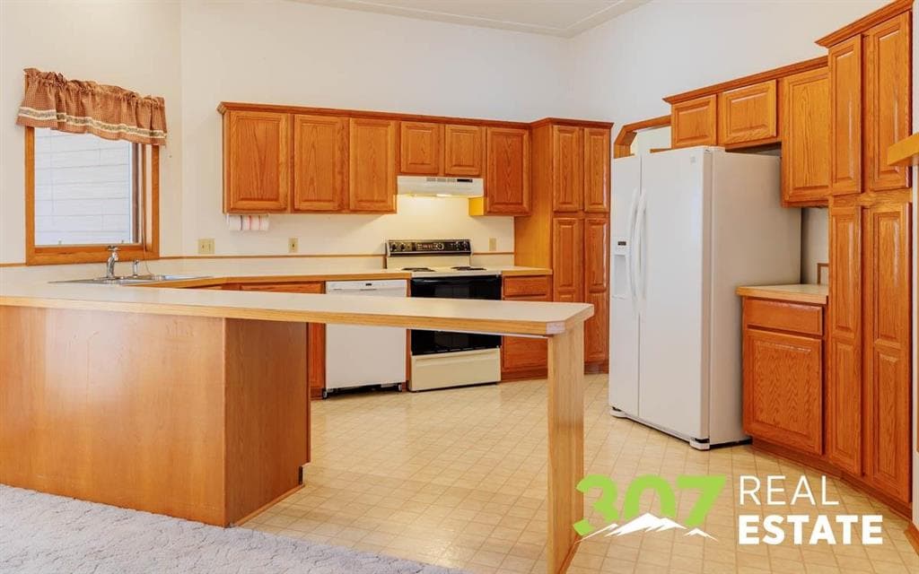 2381 Larkspur Ct — photo 8 of 25