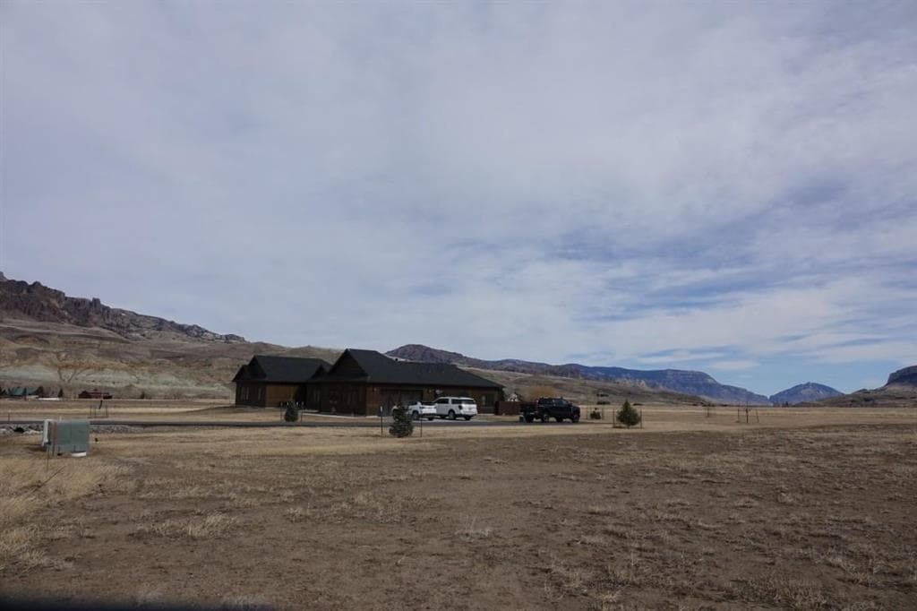 31 Stillwater Dr — photo 7 of 9