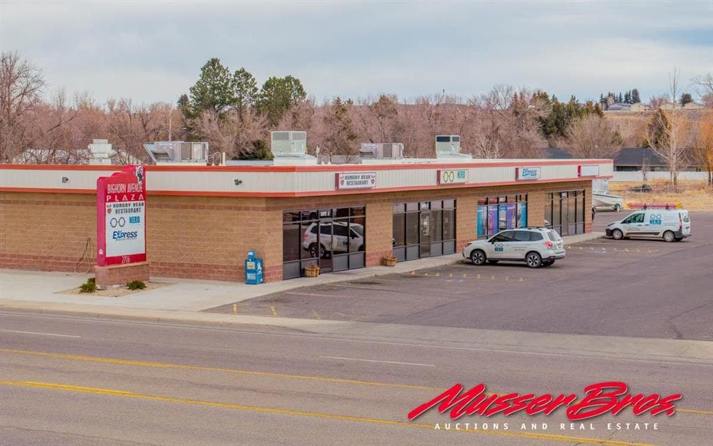 2706 Big Horn Ave — photo 14 of 25