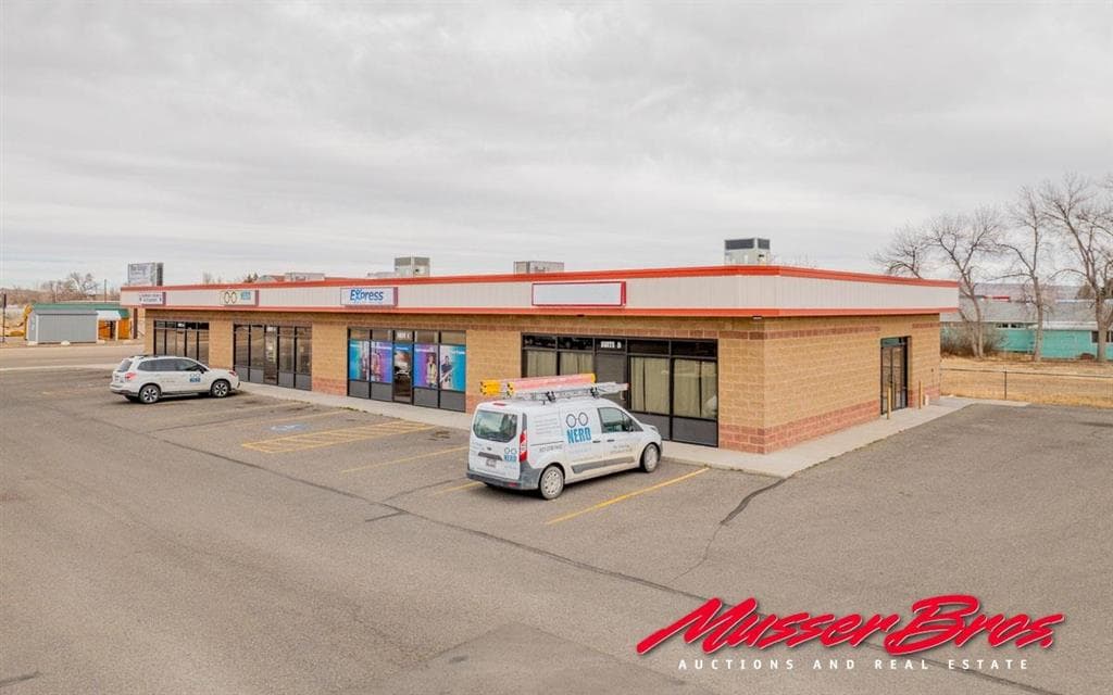 2706 Big Horn Ave — photo 16 of 25