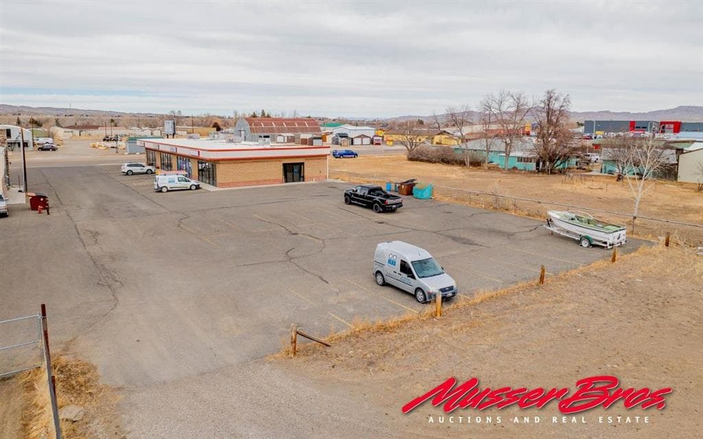 2706 Big Horn Ave — photo 18 of 25