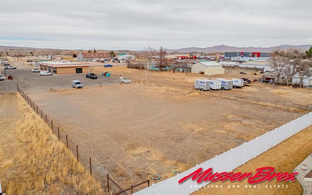 2706 Big Horn Ave — photo 19 of 25