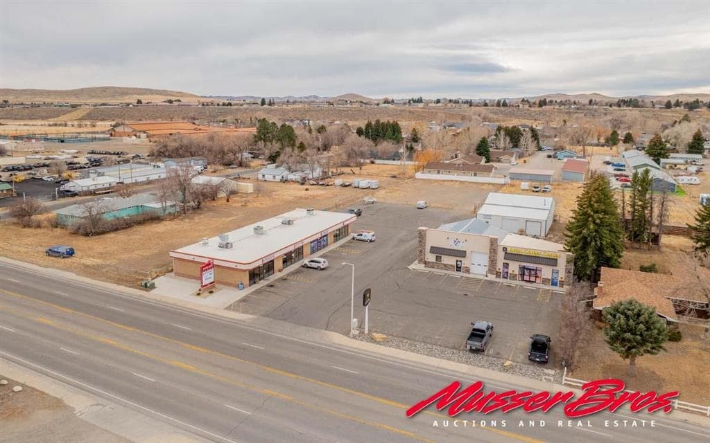 2706 Big Horn Ave — photo 3 of 25