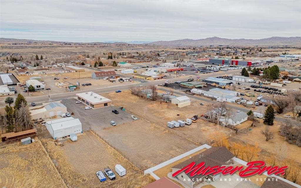 2706 Big Horn Ave — photo 4 of 25