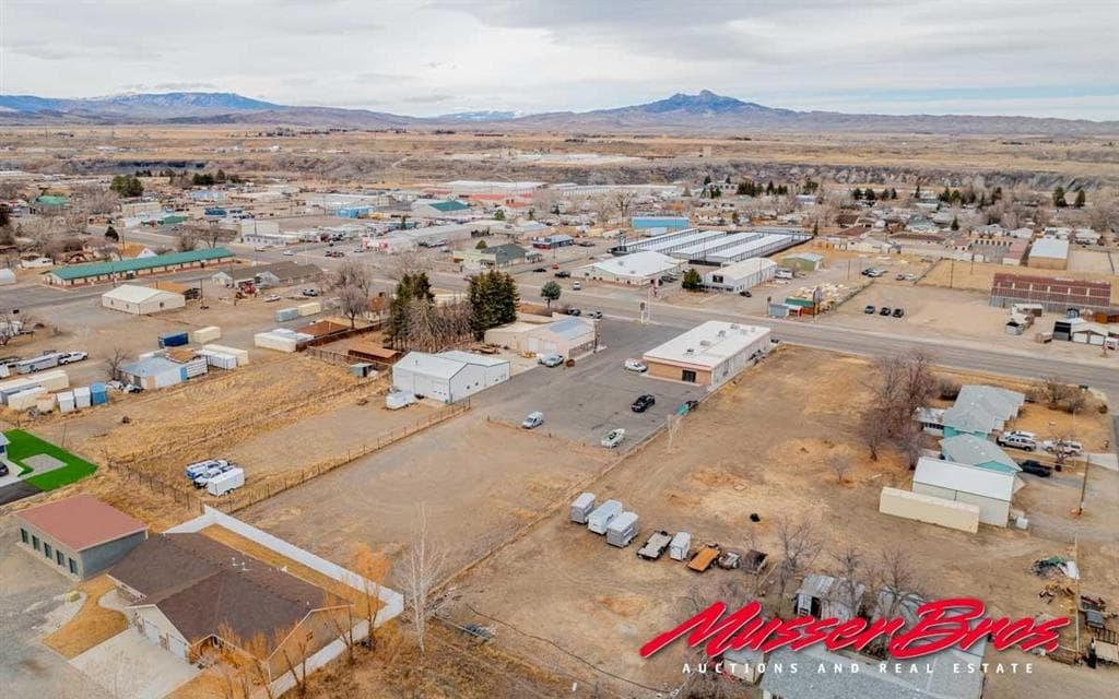 2706 Big Horn Ave — photo 7 of 25