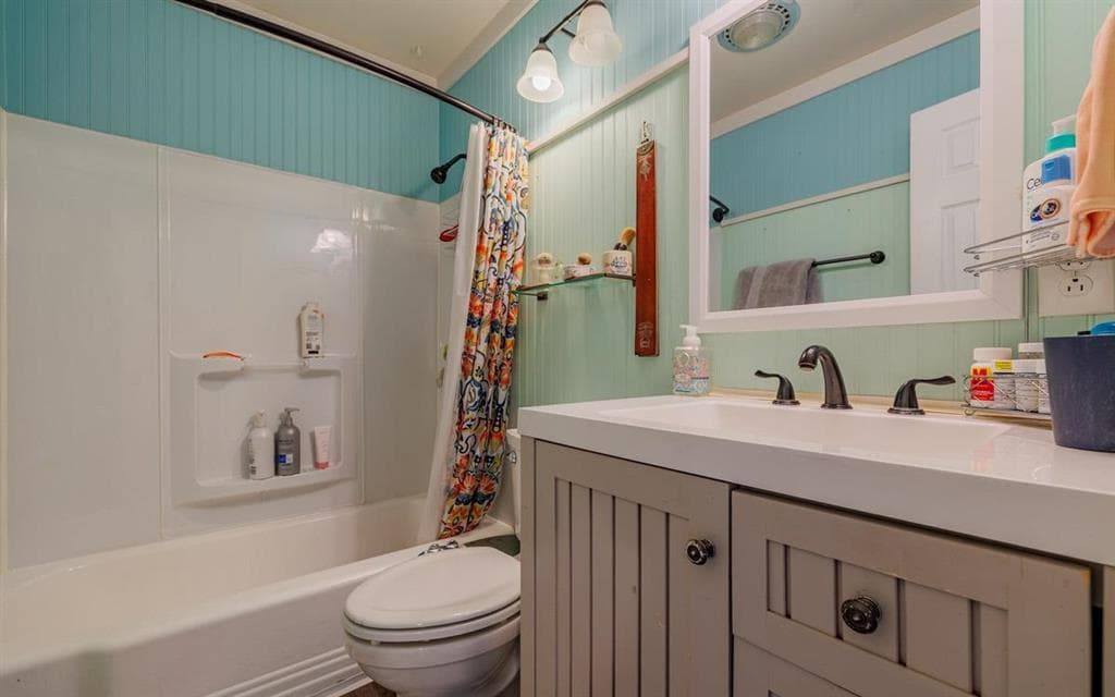 309 Carmon Ave — photo 14 of 25