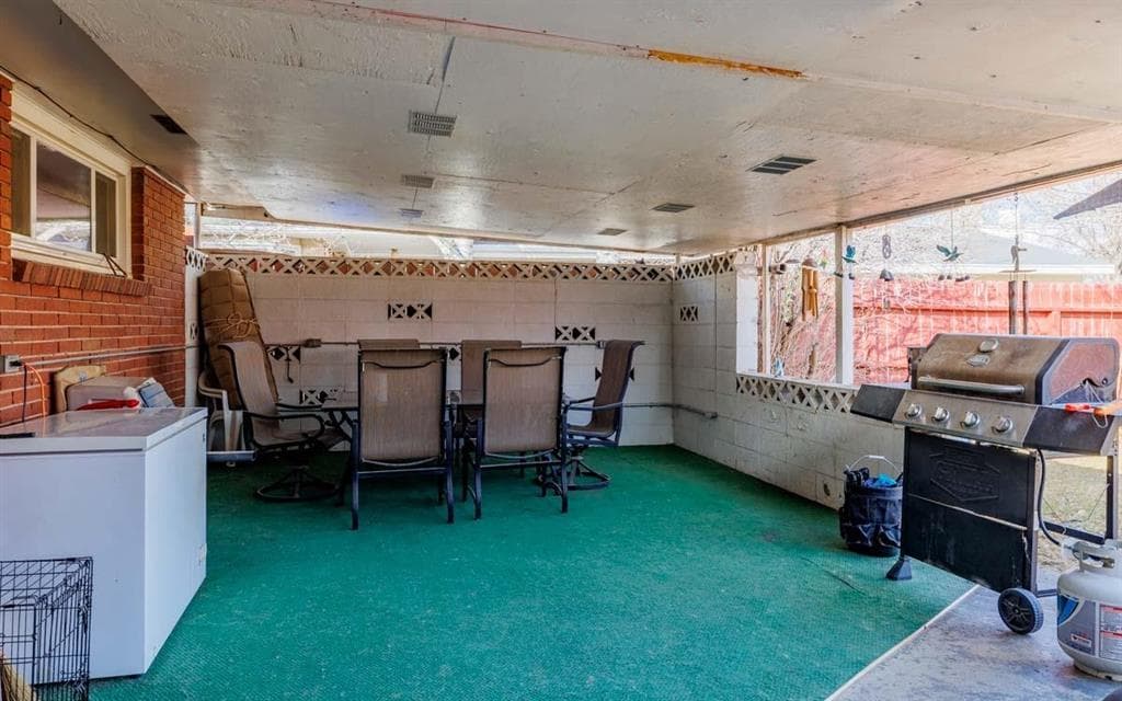 309 Carmon Ave — photo 20 of 25