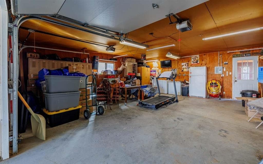 309 Carmon Ave — photo 23 of 25