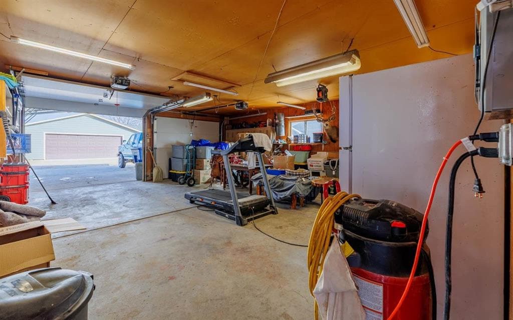 309 Carmon Ave — photo 24 of 25