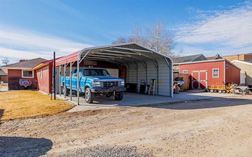 309 Carmon Ave — photo 25 of 25