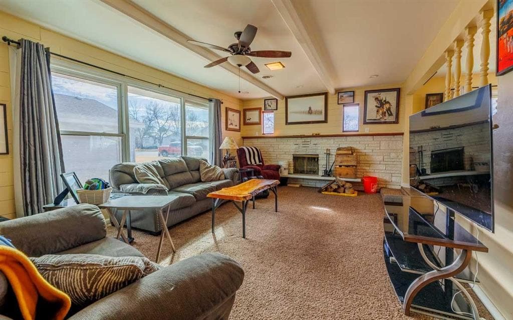 309 Carmon Ave — photo 4 of 25