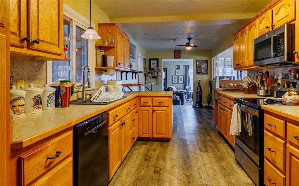 309 Carmon Ave — photo 7 of 25