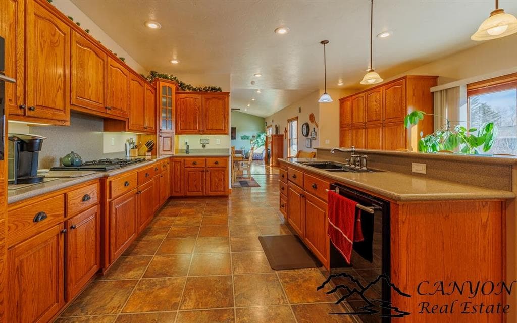 6 Viking Dr — photo 12 of 25