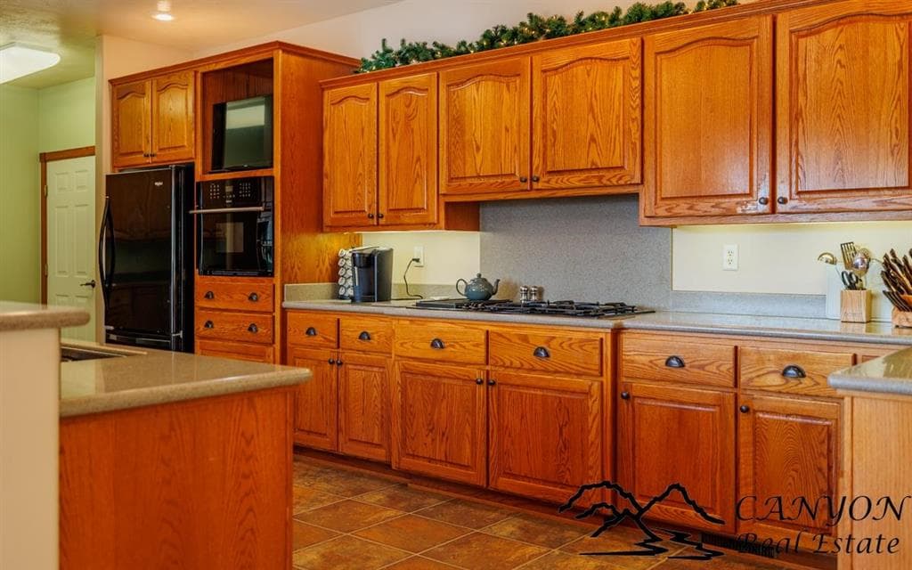 6 Viking Dr — photo 10 of 25