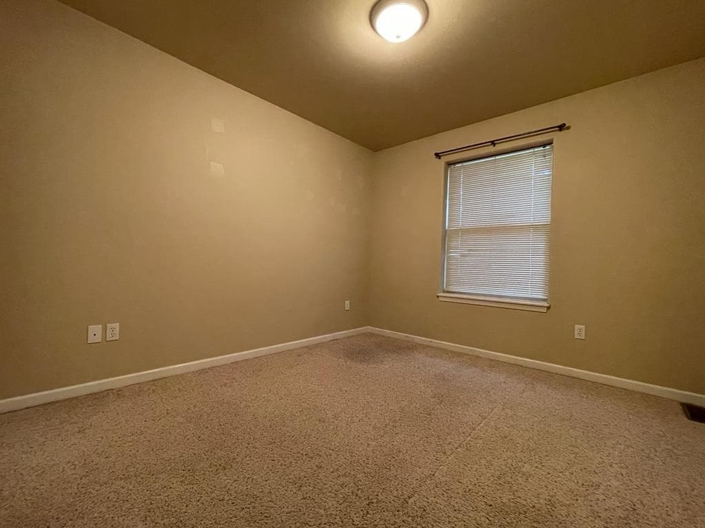 2956 Kent Ave — photo 7 of 14