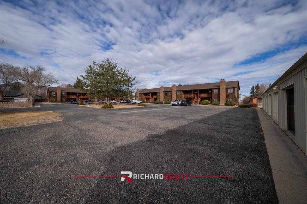 1925 Pioneer Ave — photo 15 of 16