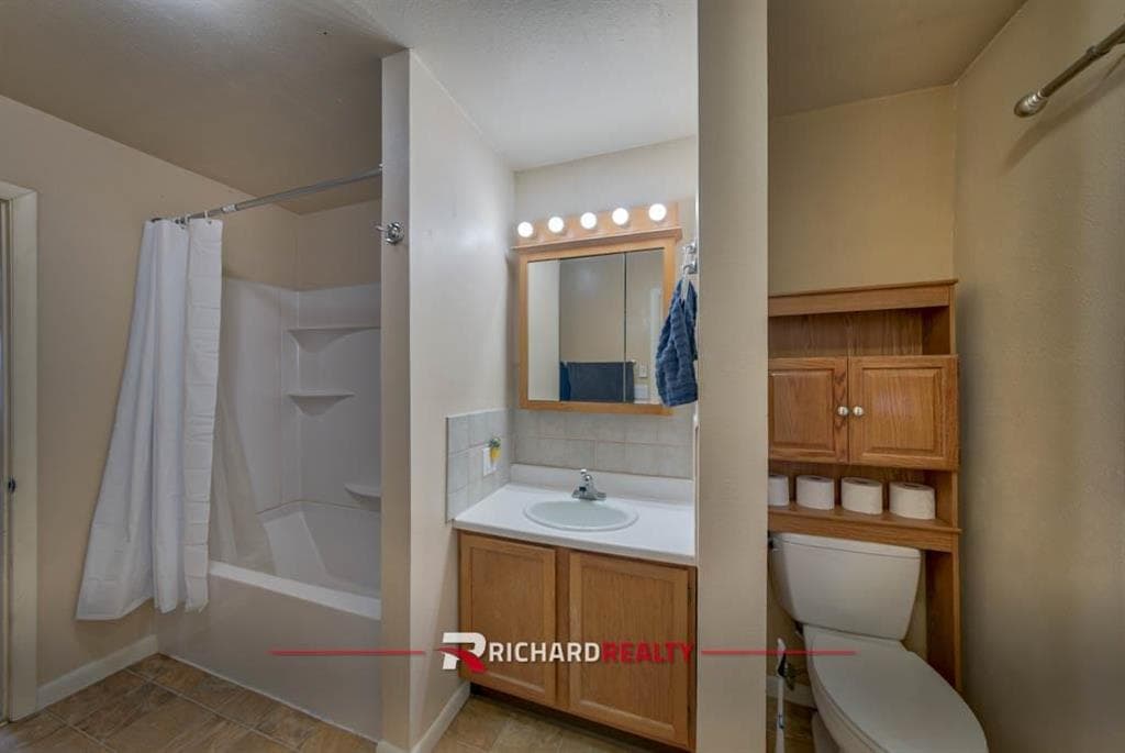 1925 Pioneer Ave — photo 10 of 16