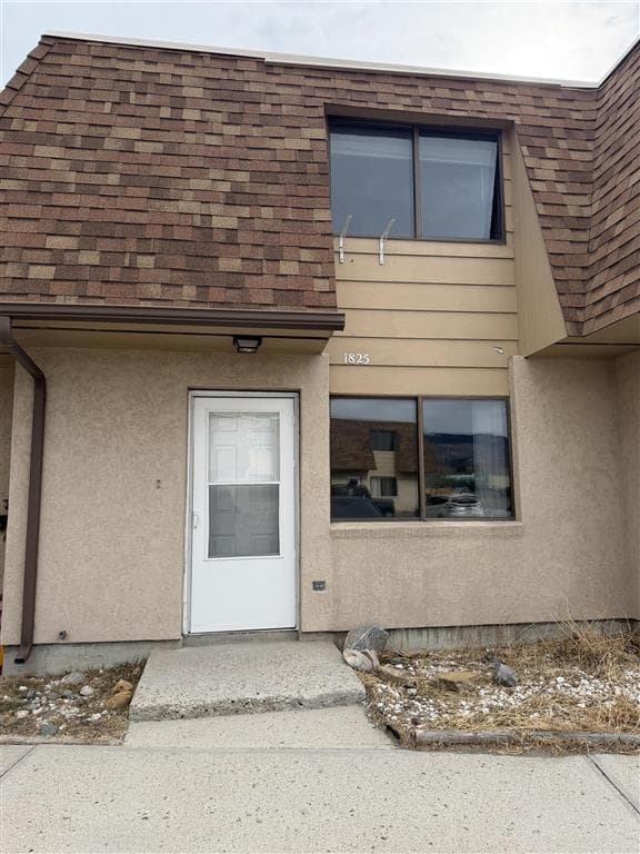 1825 Mountain View Dr photo 1