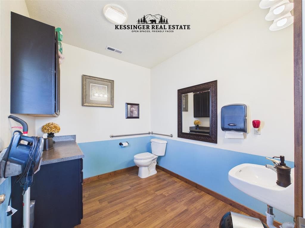 341 N Division St — photo 13 of 25