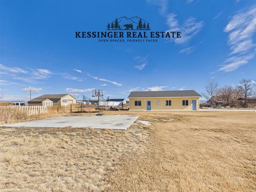 341 N Division St — photo 22 of 25