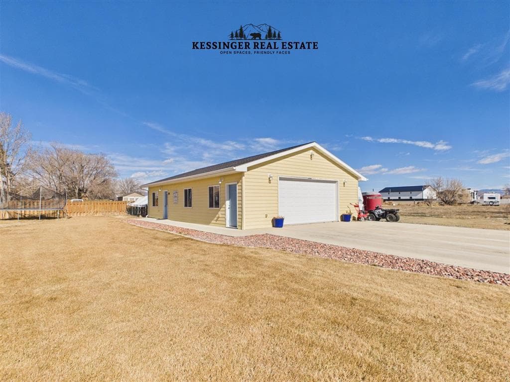 341 N Division St — photo 25 of 25